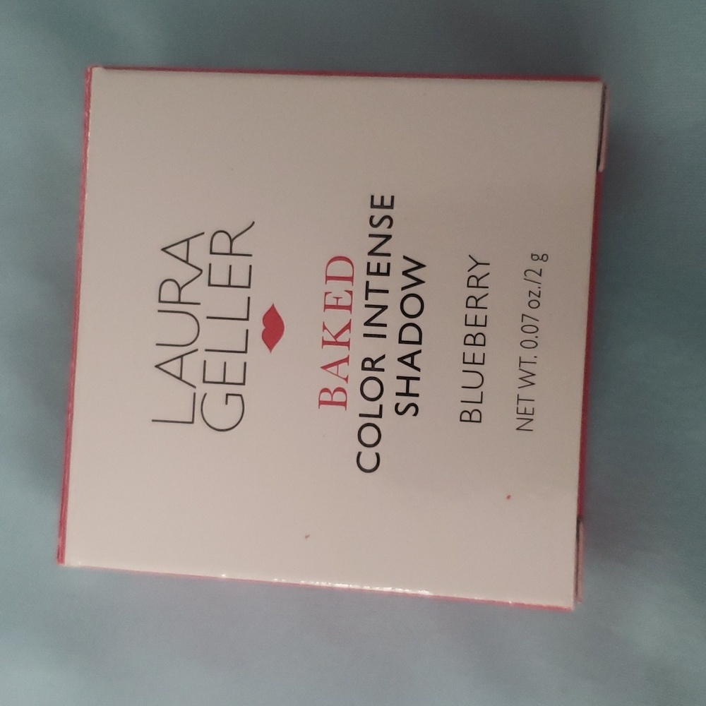 Laura Geller Baked Color Intense Shadow in Blueberry